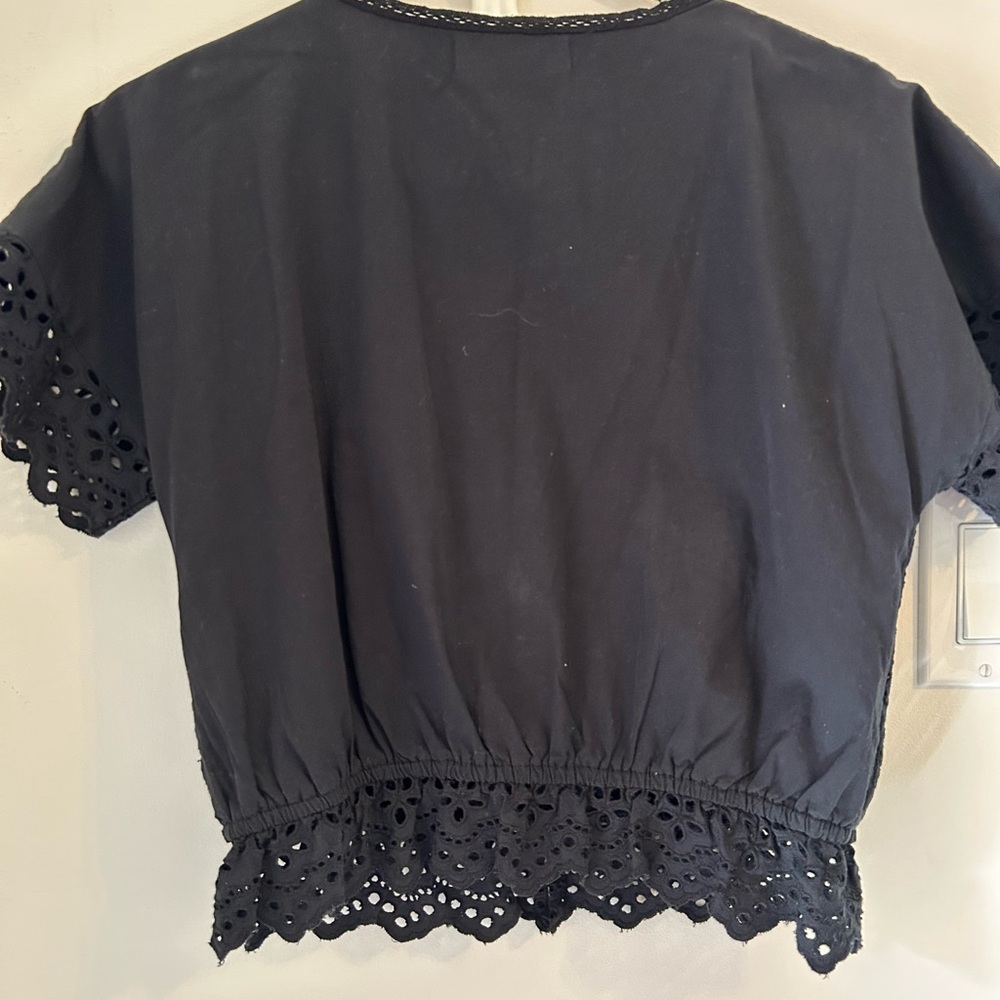 Black Eyelet Button-Up Top - Picture 2 of 3